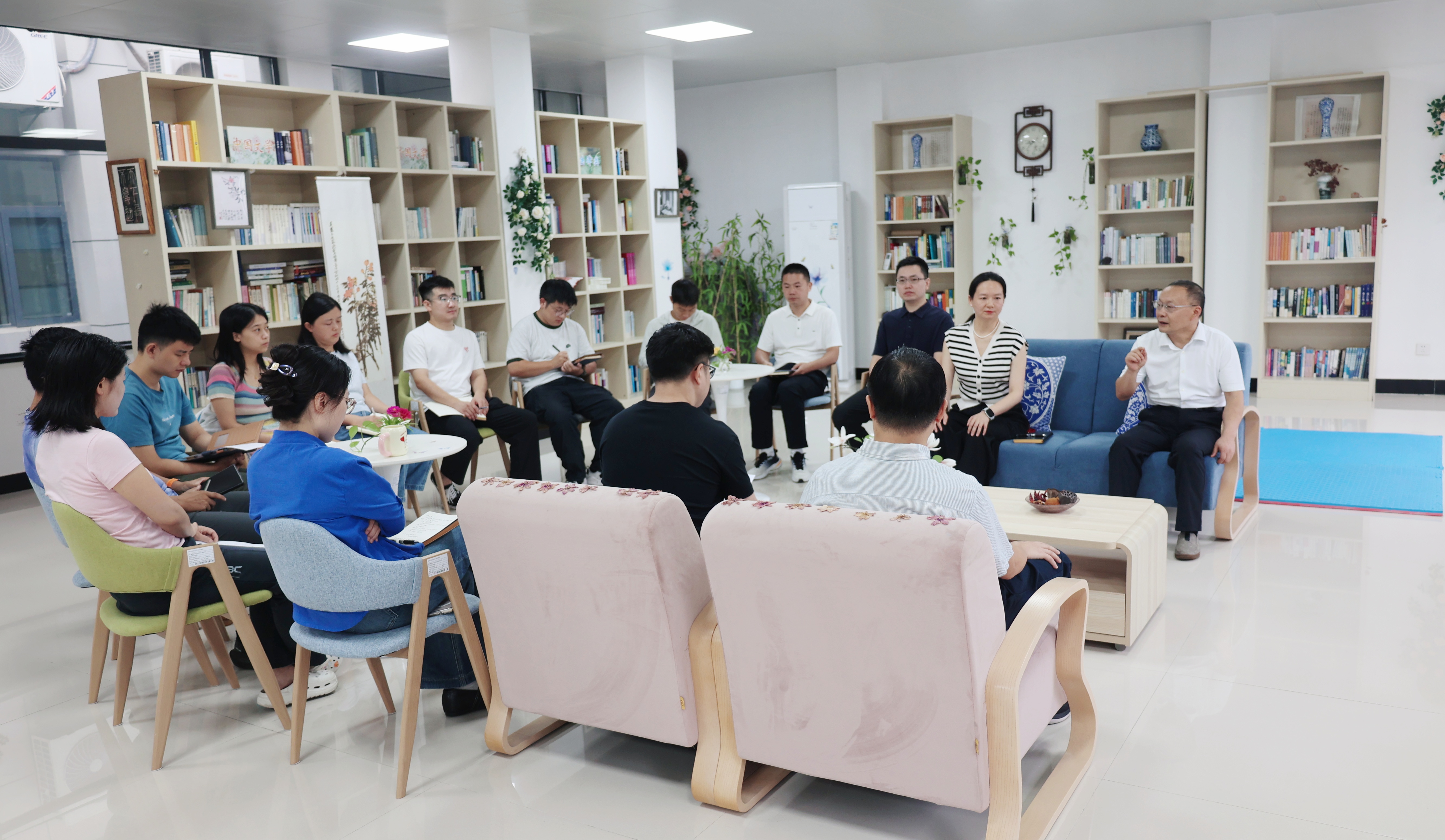 青萃汇聚|这堂微课，咱们即讲即评